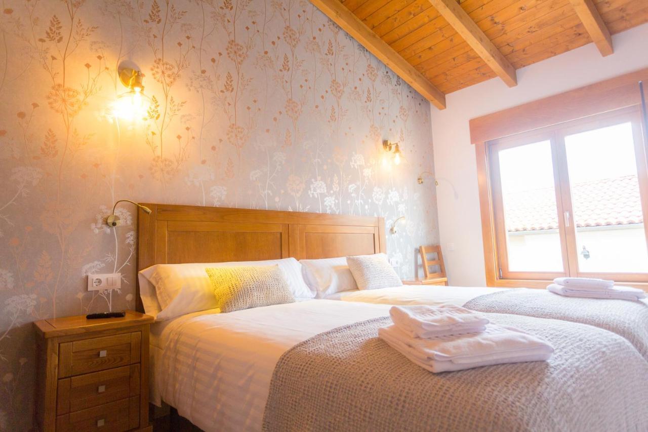 Hotel Casa Da Ponte De Penas Melide Esterno foto