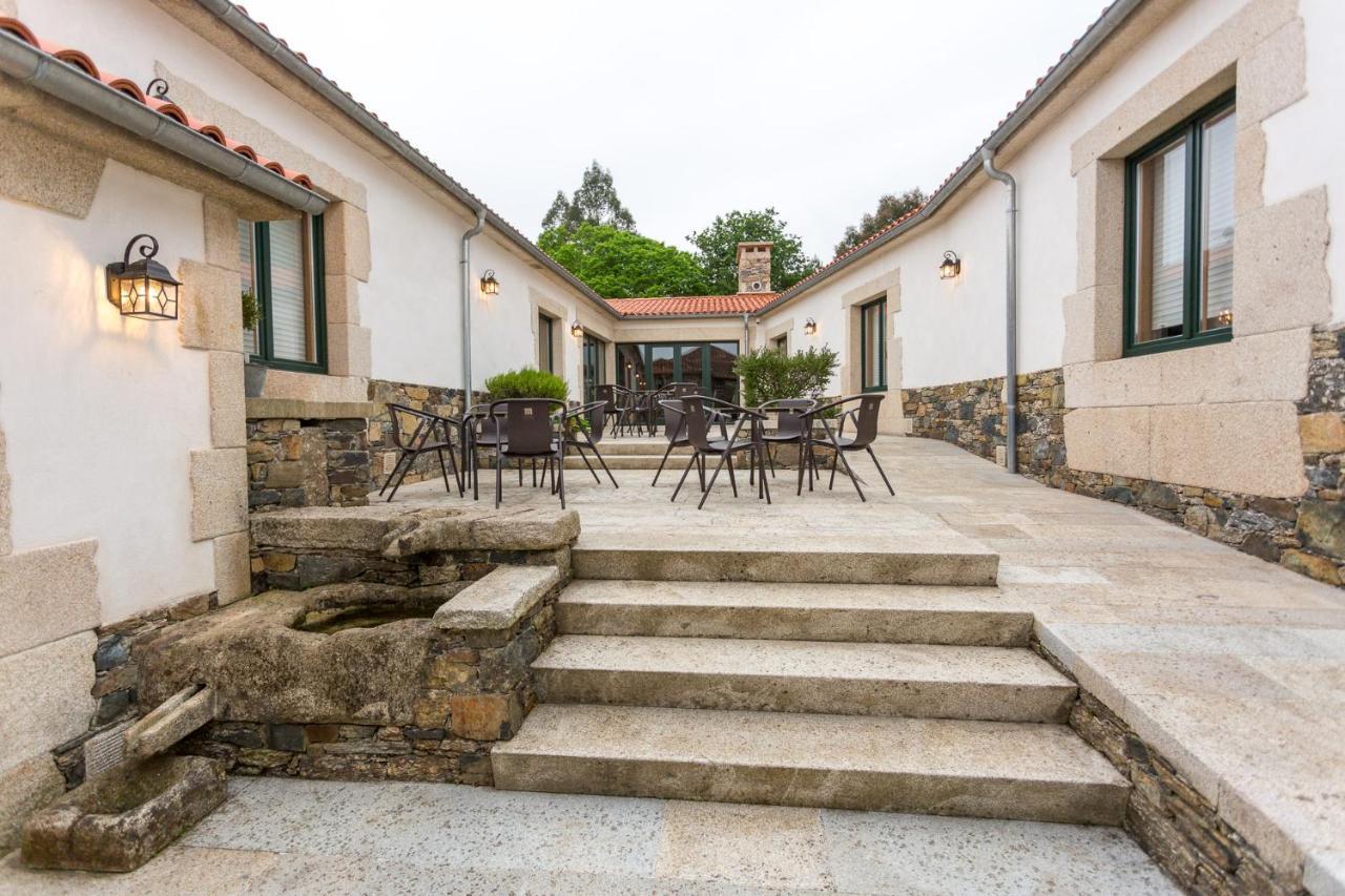 Hotel Casa Da Ponte De Penas Melide Esterno foto